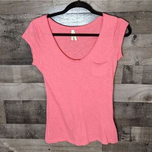 Coral vneck t-shirt L